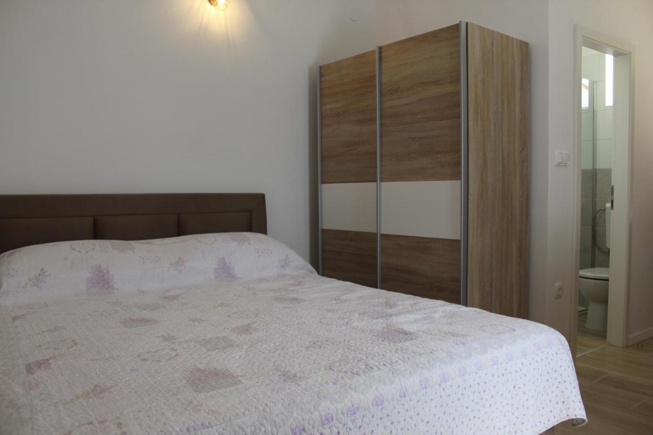Apartments Kekel Biograd Na Moru Bagian luar foto