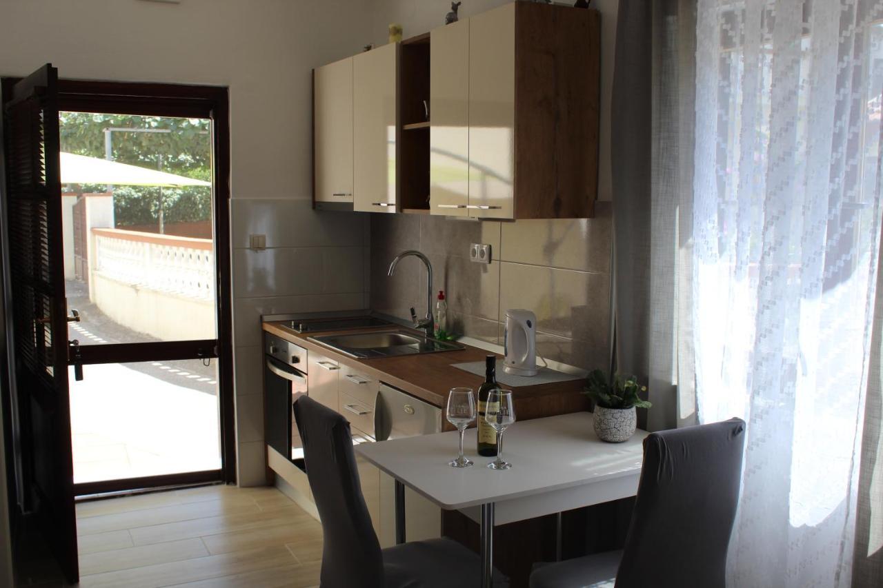 Apartments Kekel Biograd Na Moru Bagian luar foto