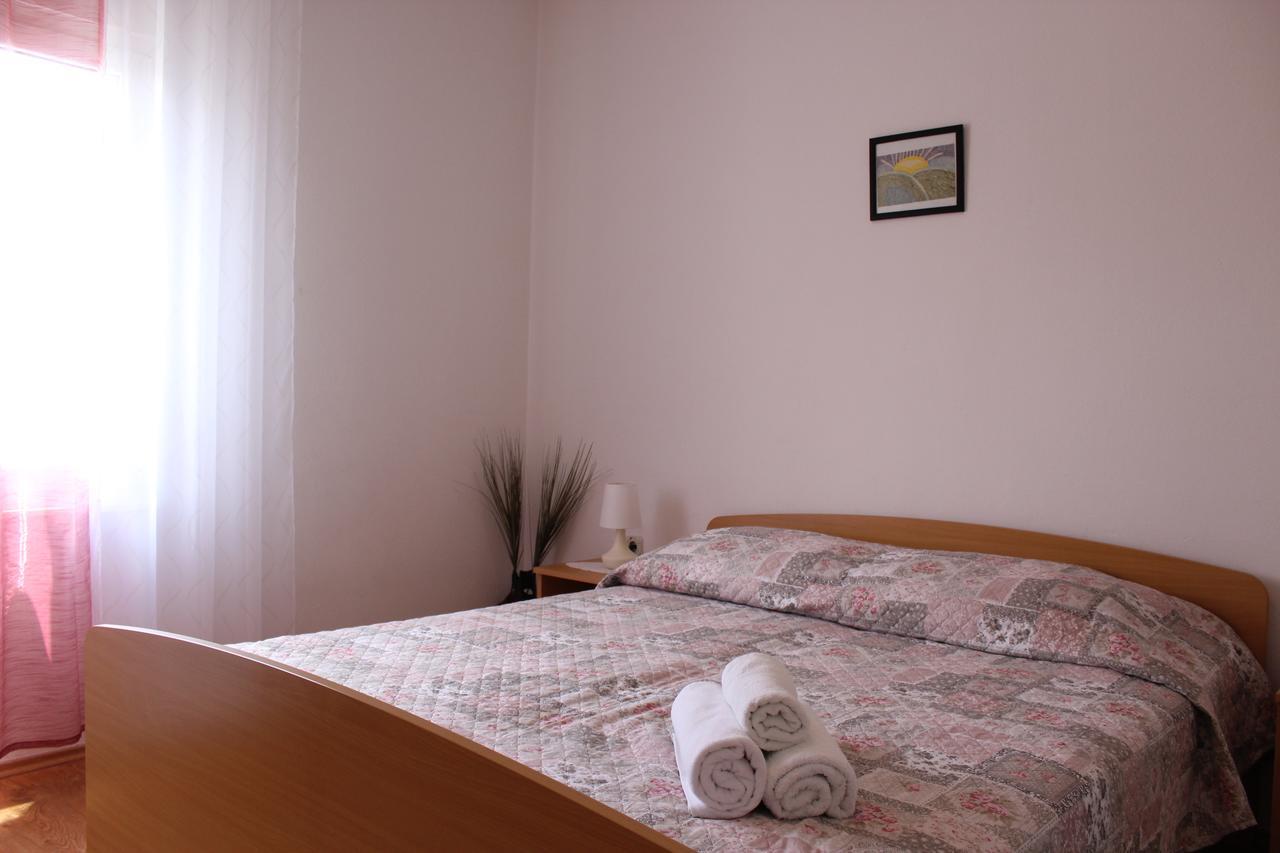 Apartments Kekel Biograd Na Moru Bagian luar foto