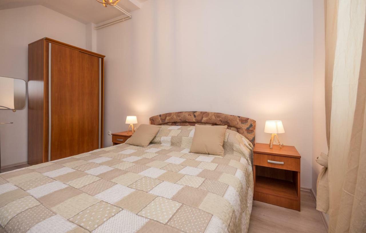 Apartments Kekel Biograd Na Moru Bagian luar foto