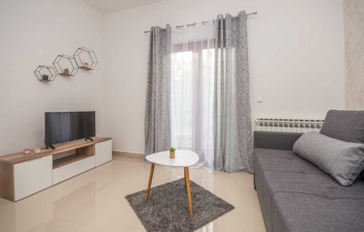 Apartments Kekel Biograd Na Moru Bagian luar foto